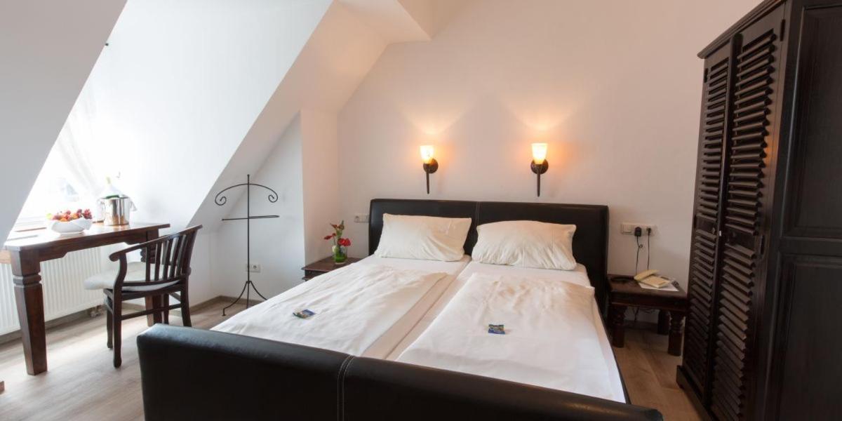 Hotel Zur Roemerbruecke 新维德 外观 照片