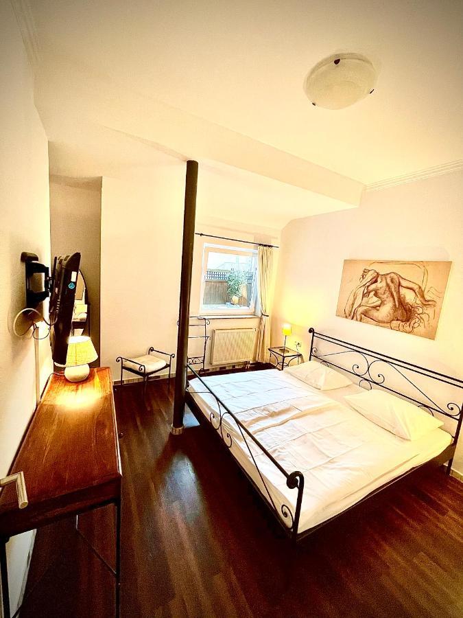 Hotel Zur Roemerbruecke 新维德 外观 照片