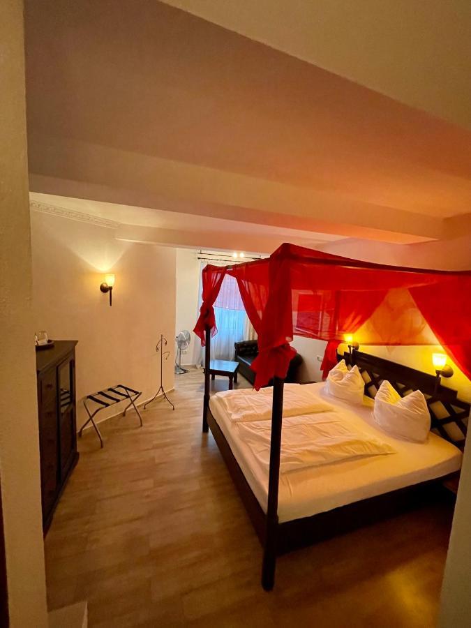 Hotel Zur Roemerbruecke 新维德 外观 照片